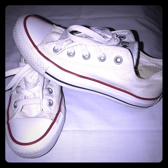 Converse Shoes - Converse tennis shoes color White⚪️. size 6